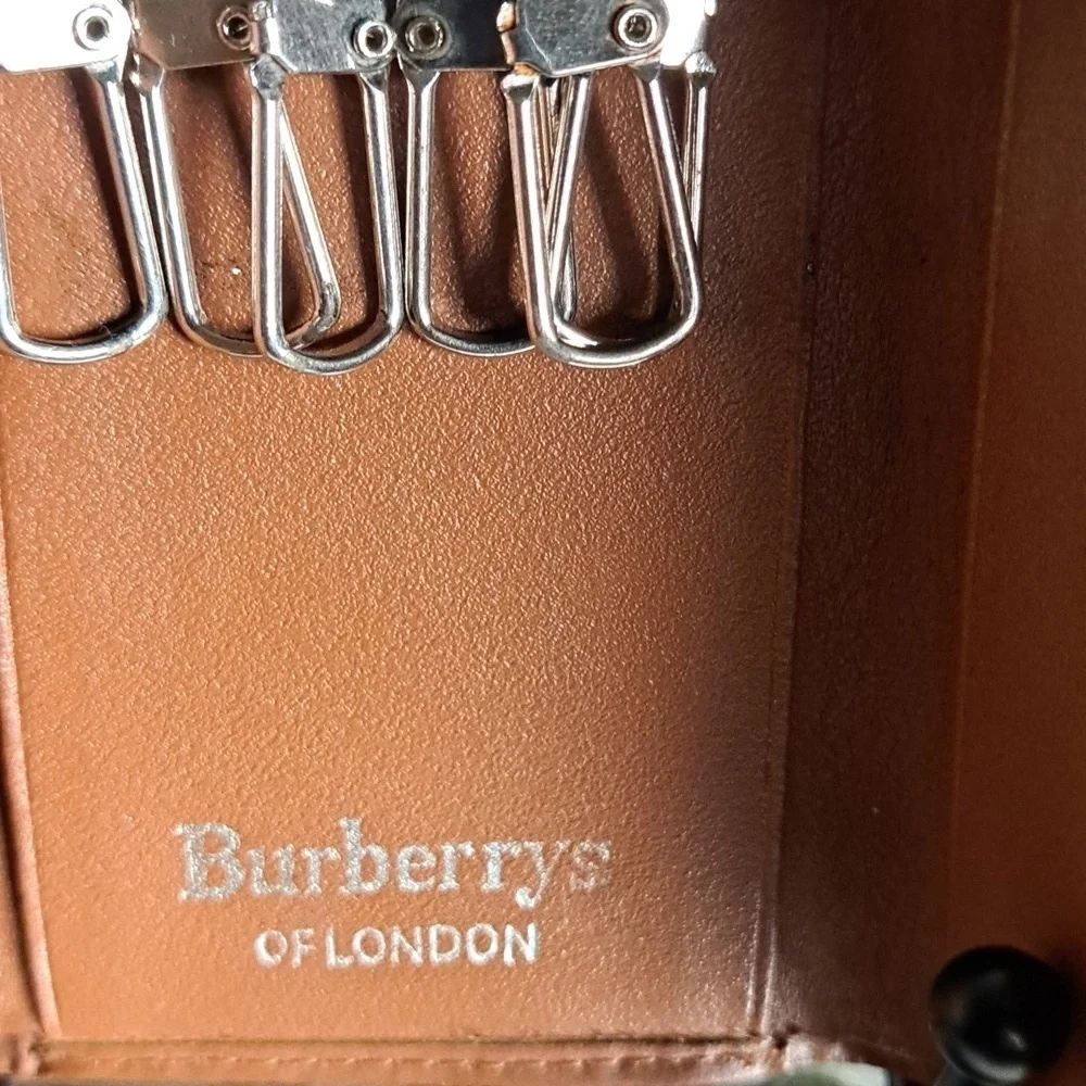 Burberrys Of London Vintage Nova Check Key Holder
